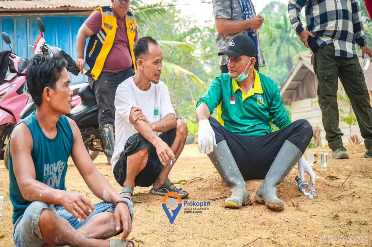 26 Agustus 2026 Momen Kebersamaan Bupati Sarolangun dengan Masyarakat Dusun Trans 3 Desa Sepintun Kecamatan Pauh