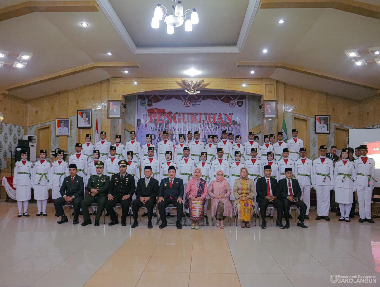 15 Agustus 2024 -&nbsp;Pengukuhan Pasukan Pengibar Bendera Pusaka, Bertempat di Aula Utama Kantor Bupati Sarolangun