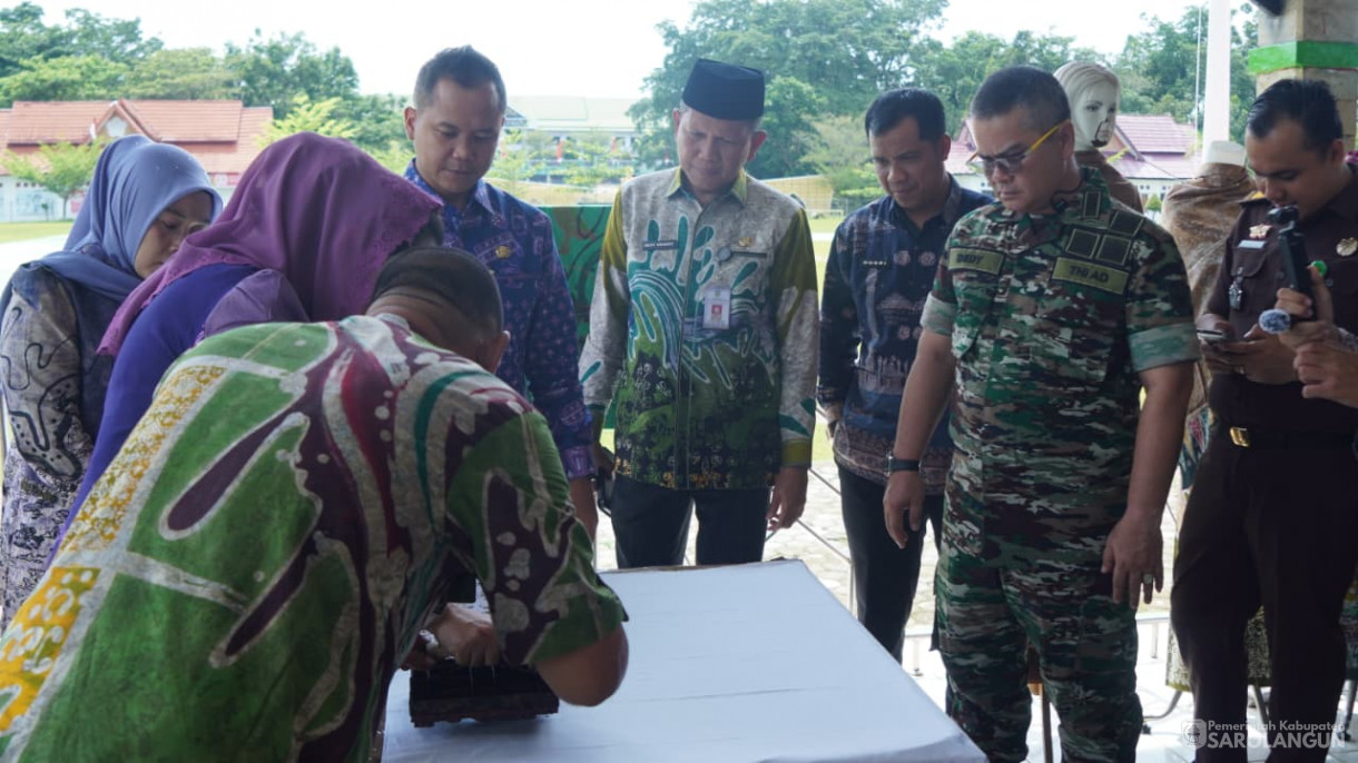9 Oktober 2025&nbsp; Memperingatan Hari Batik Nasional Bertempat di lapangan gunung kembang kabupaten Sarolangun