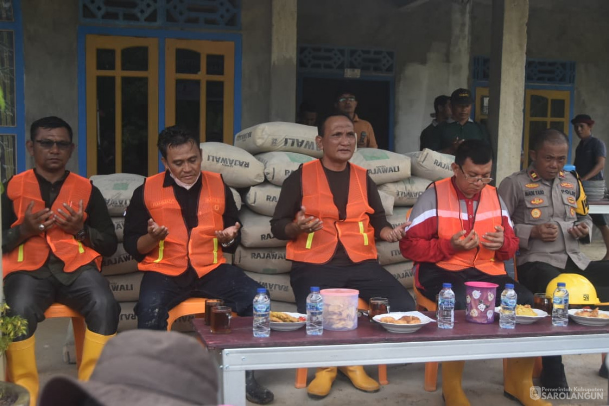 5 November 2025 Gotong Royong di Desa Bukit Suban Kecamatan Air Hitam