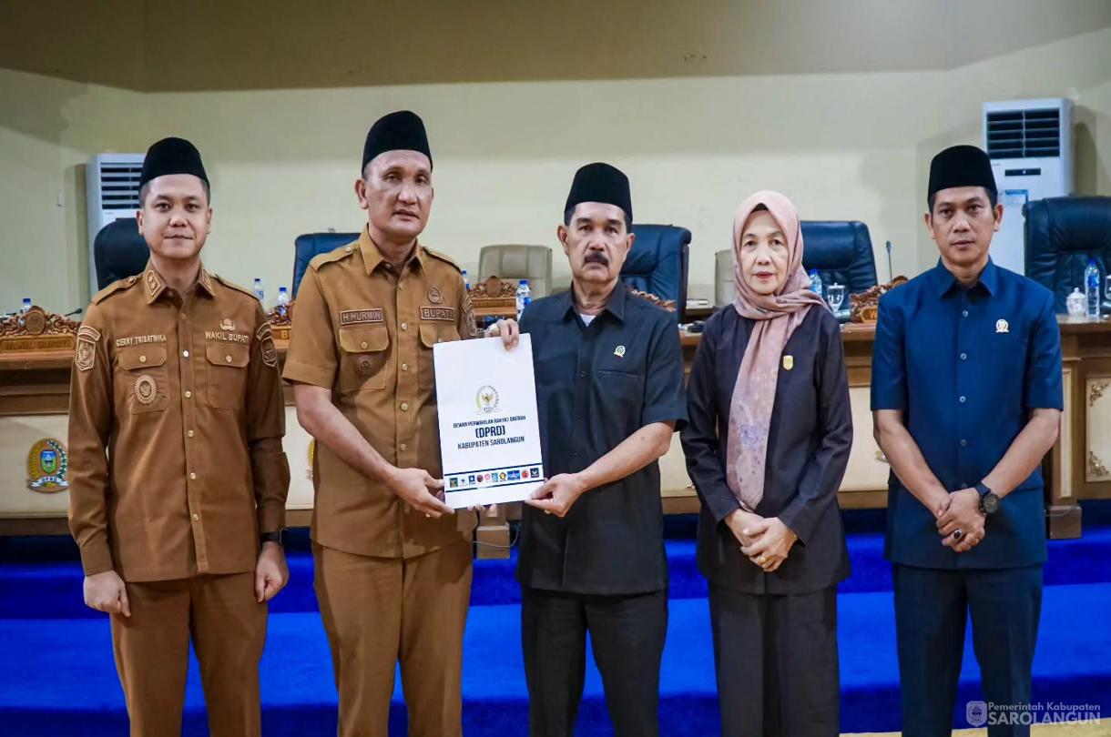 3 Agustus 2026 Rapat Paripurna Tingkat I Tahap II di Gedung DPRD Kabupaten Sarolangun dan Rapat Paripurna Laporan Pansus II dan Pansus III DPRD Kabupaten Sarolangun Terhadap PAD dan Aset Kabupaten Sarolangun