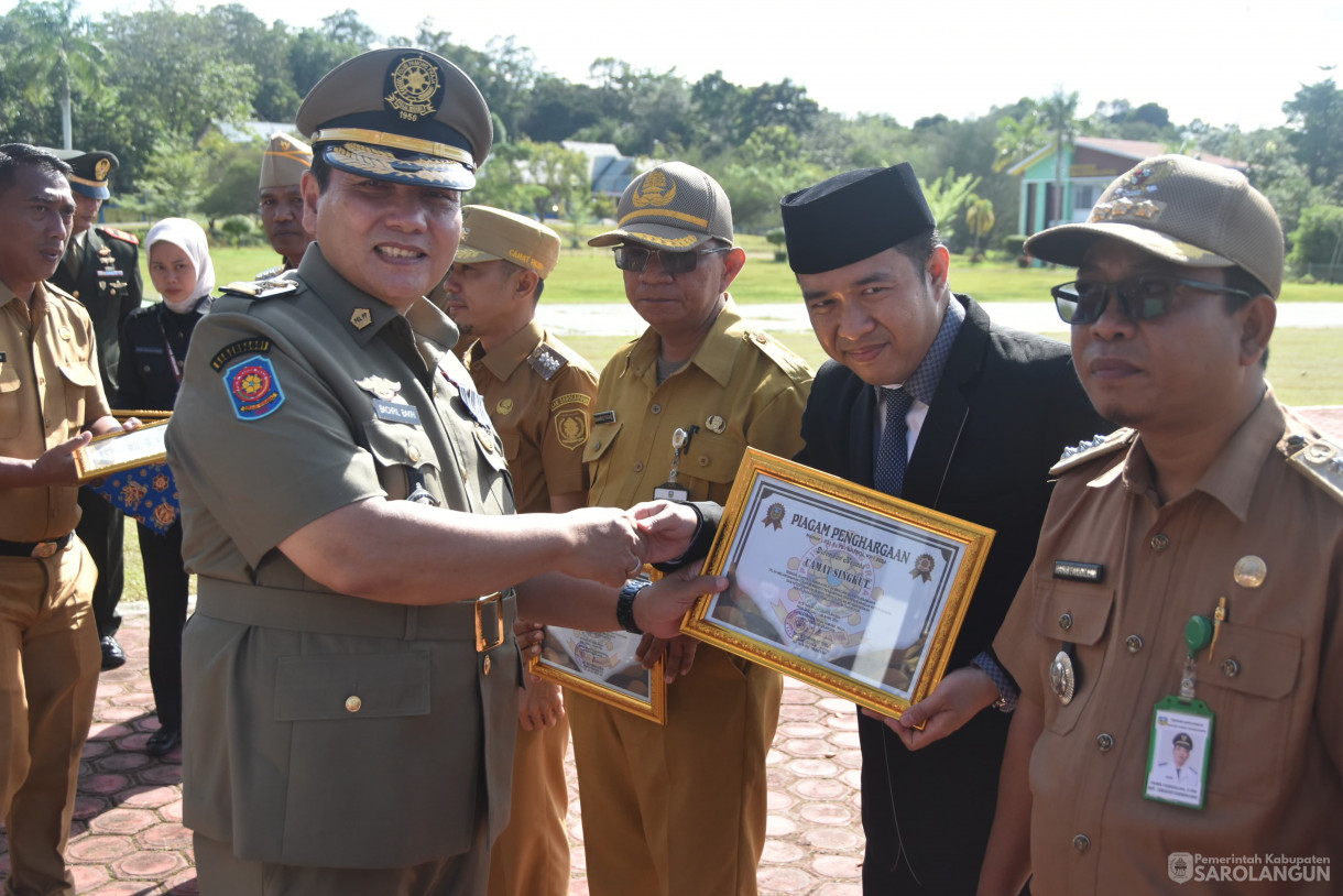 30 April 2024 - Upacara Peringatan Hari Ulang Tahun Satpol PP Ke 74 Dan Satlinmas Ke 62 Di Lapangan Gunung Kembang Sarolangun