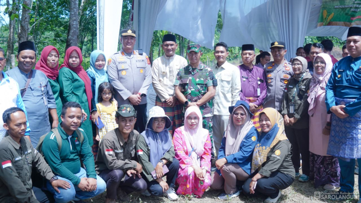 8 Oktober 2025 Bupati Sarolangun bersama Forkopimda Sarolangun Lakukan Penanaman Jagung Serentak Kuartal IV