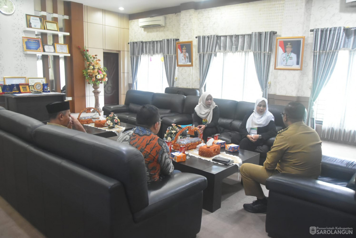 25 November 2024 - Pertemuan Dengan Bank Syariah Indonesia Cabang Sarolangun, Bertempat di Aula Utama Kantor Bupati Sarolangun