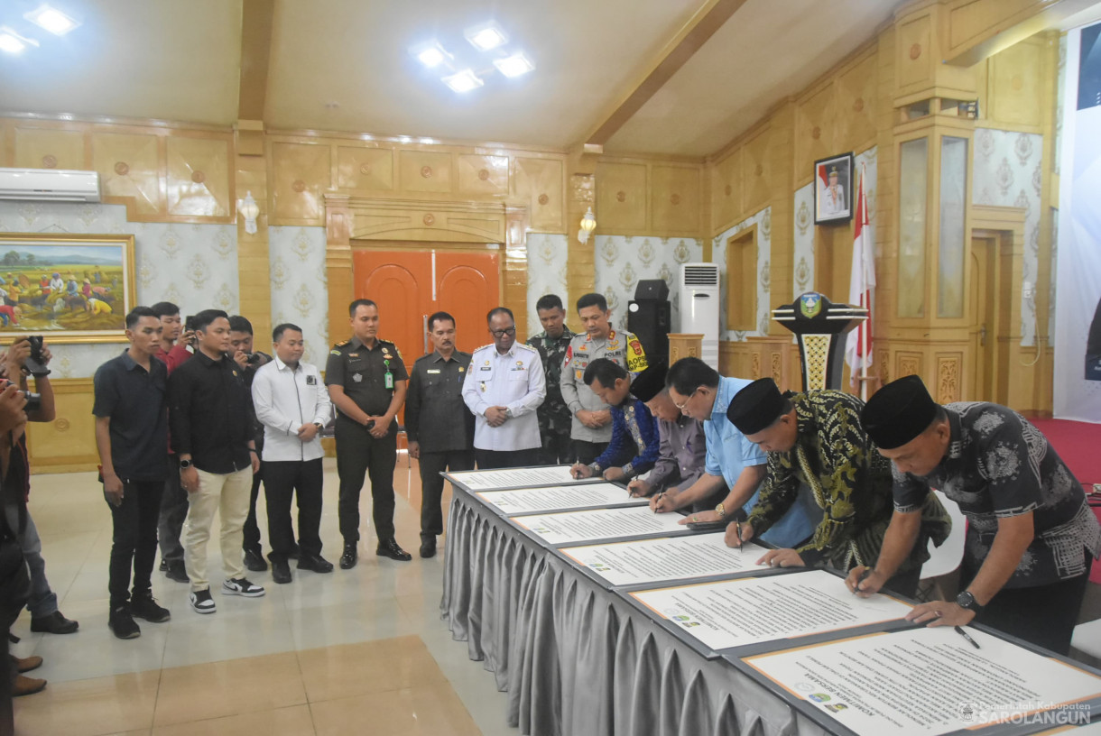 13 November 2024 - Dialog Publik Pilkada Damai Kabupaten Sarolangun, Bertempat di Ruang Aula Utama Kantor Bupati Sarolangun&nbsp;