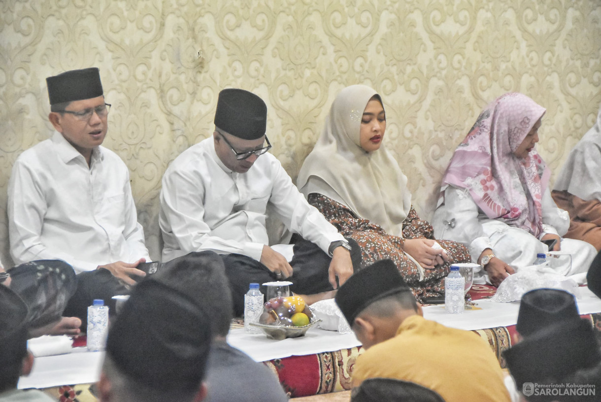 2 Januari 2025 - Yasinan Dan Doa Bersama Serta Santunan Kepada Anak Yatim, Bertempat di Rumah Dinas Bupati Sarolangun