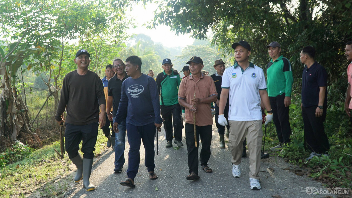 8 Mei 2026 Gotong Royong bersama di Jalan Utama Simpang Pelawan, Dari Puskesmas Pelawan, Menuju SMAN 8 Sarolangun