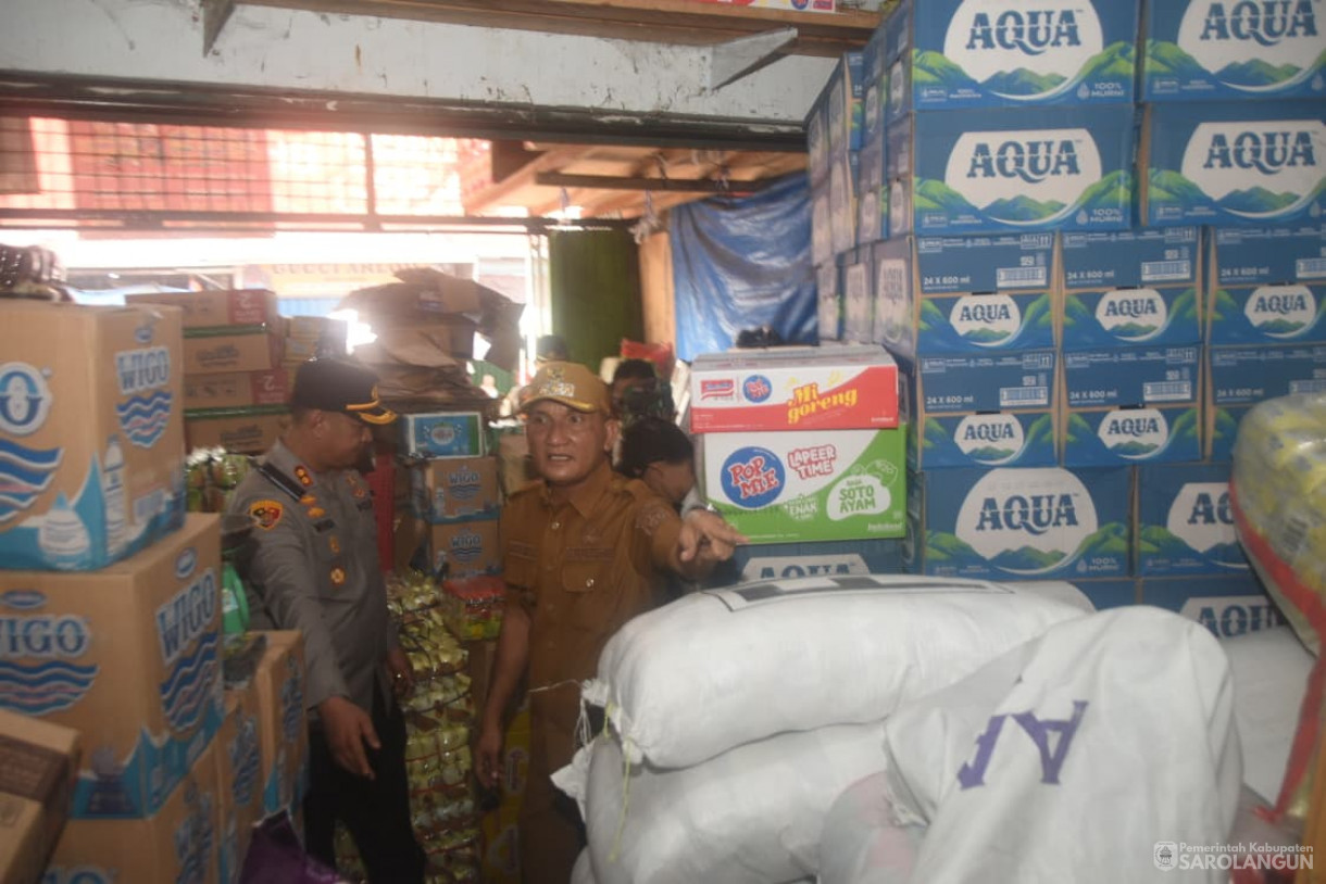 Sidak Harga Sembako di Pasar Sarolangun Dalam Rangka Hari Natal Tahun 2025 dan Tahun Baru 2026 Sekaligus Jumat Bersih Bersama TNI Dalam Rangka Hari Juang Infanteri Ke 77 Tahun 2025