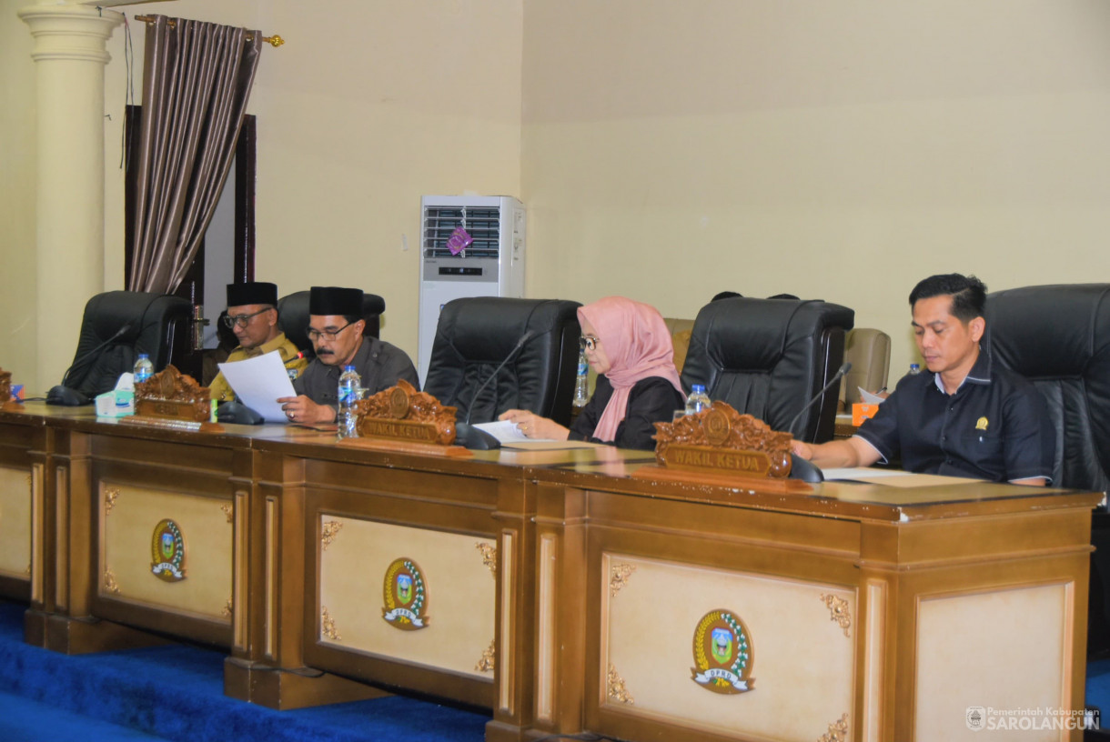 28 April 2025 - Rapat Paripurna Tingkat I Tahap II Pandangan Umum Fraksi DPRD Terhadap Penyampaian Laporan Keterangan Pertanggungjawaban Bupati Sarolangun Tahun 2024