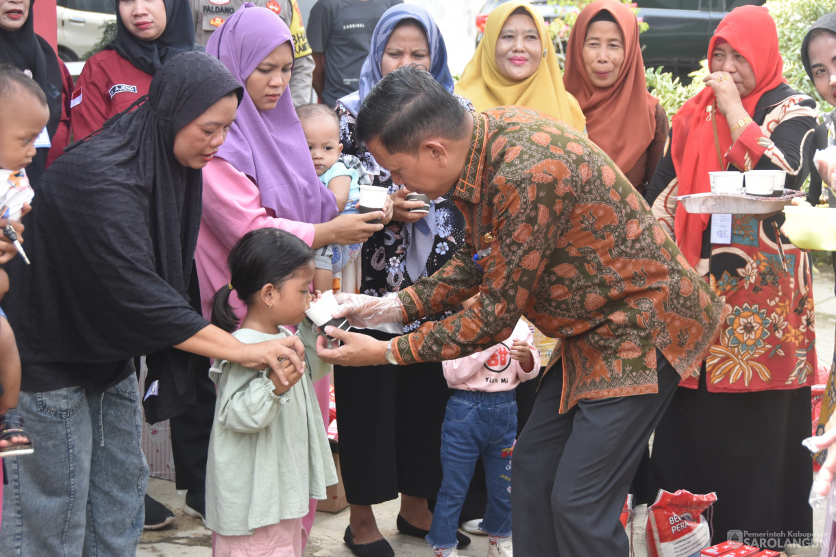 18 April 2024 - Penyerahan Bantuan Untuk Keluarga Berisiko Stunting Dari Bapak Asuh Anak Stunting Di Puskesmas Pauh