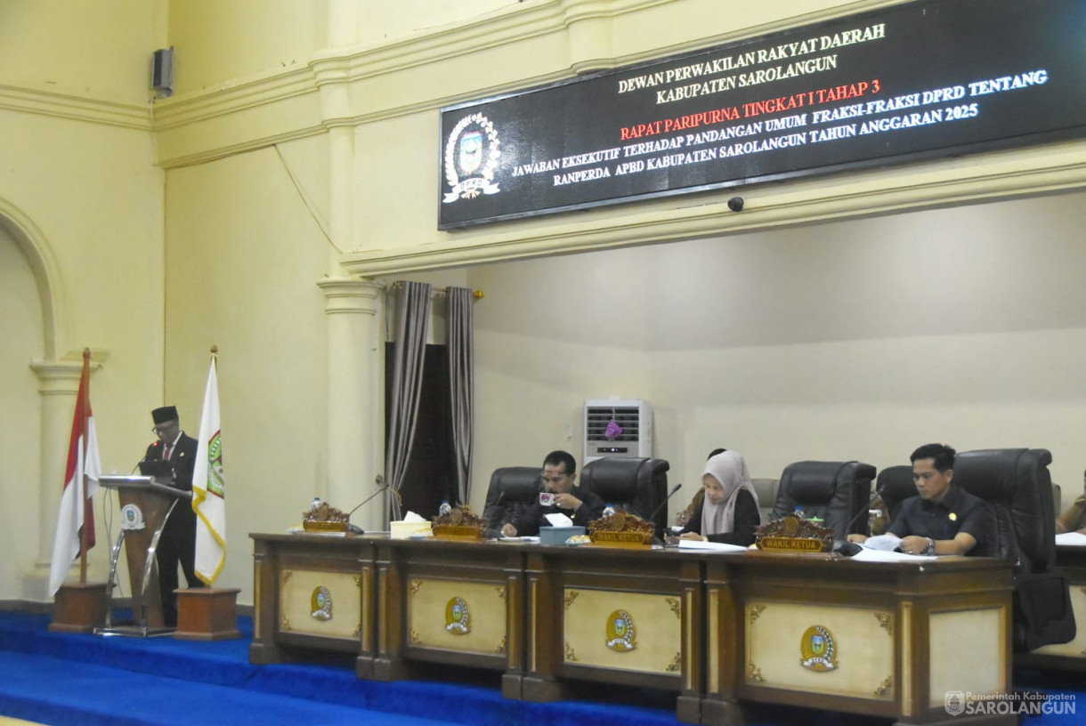 26 November 2024 - Rapat Paripurna Tingkat I Tahap 3, Tingkat II Bertempat di Gedung DPRD Sarolangun