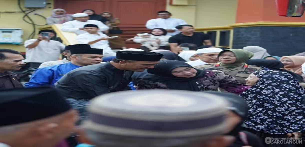 29 Juni 2026 Bupati Sarolangun Menyambut Kedatangan Jamaah Haji Sarolangun di Masjid Assulthon Sarolangun