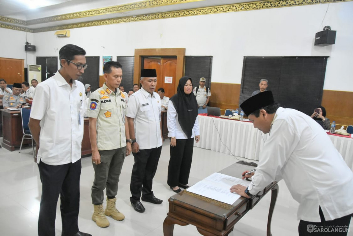 08 November 2023 - Penjabat Bupati Menghadiri Acara Orientasi Penyusunan Rancana Pembangunan Jangka Panjang Daerah Kab. Sarolangun Tahun 2025 sd 2045 di Aula Kantor Bappeda