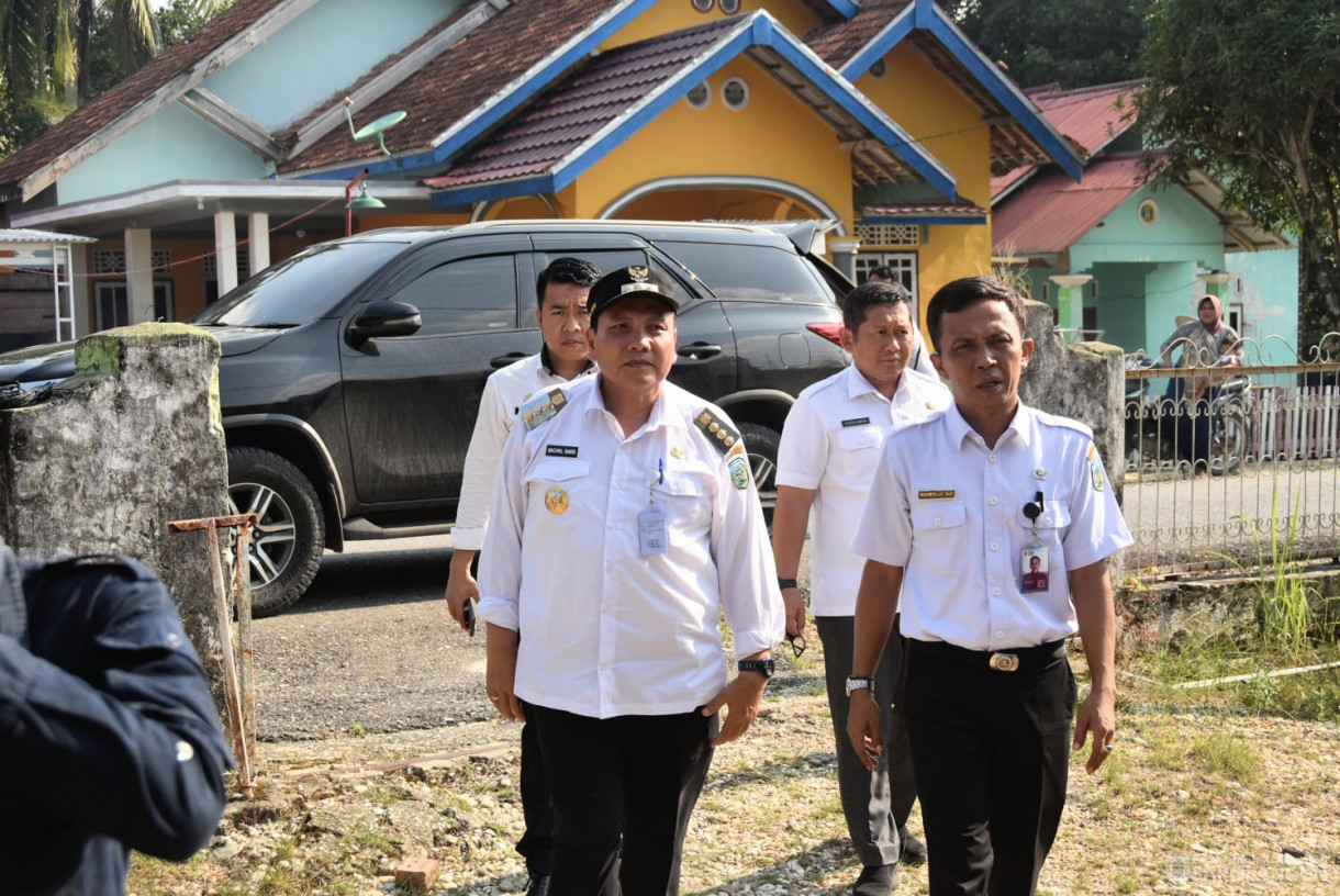 20 September 2023 - Penjabat Bupati Sarolangun Mengunjungi Kegiatan UMKM PKK Desa Butang Baru Kecamatan Mandiangin Timur