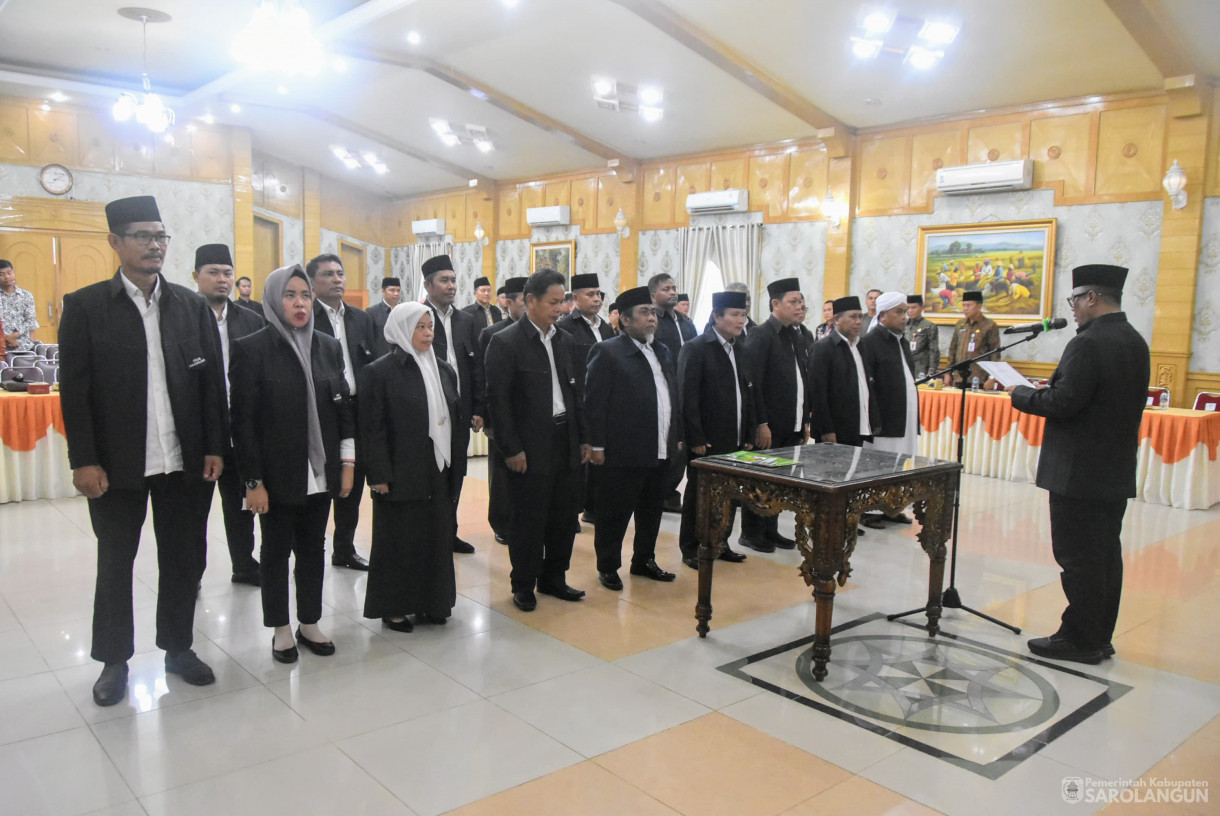 3 Oktober 2024 - Pengukuhan Pengurus Forum Kerukunan Umat Beragama di Ruang Aula Utama Kantor Bupati Sarolangun