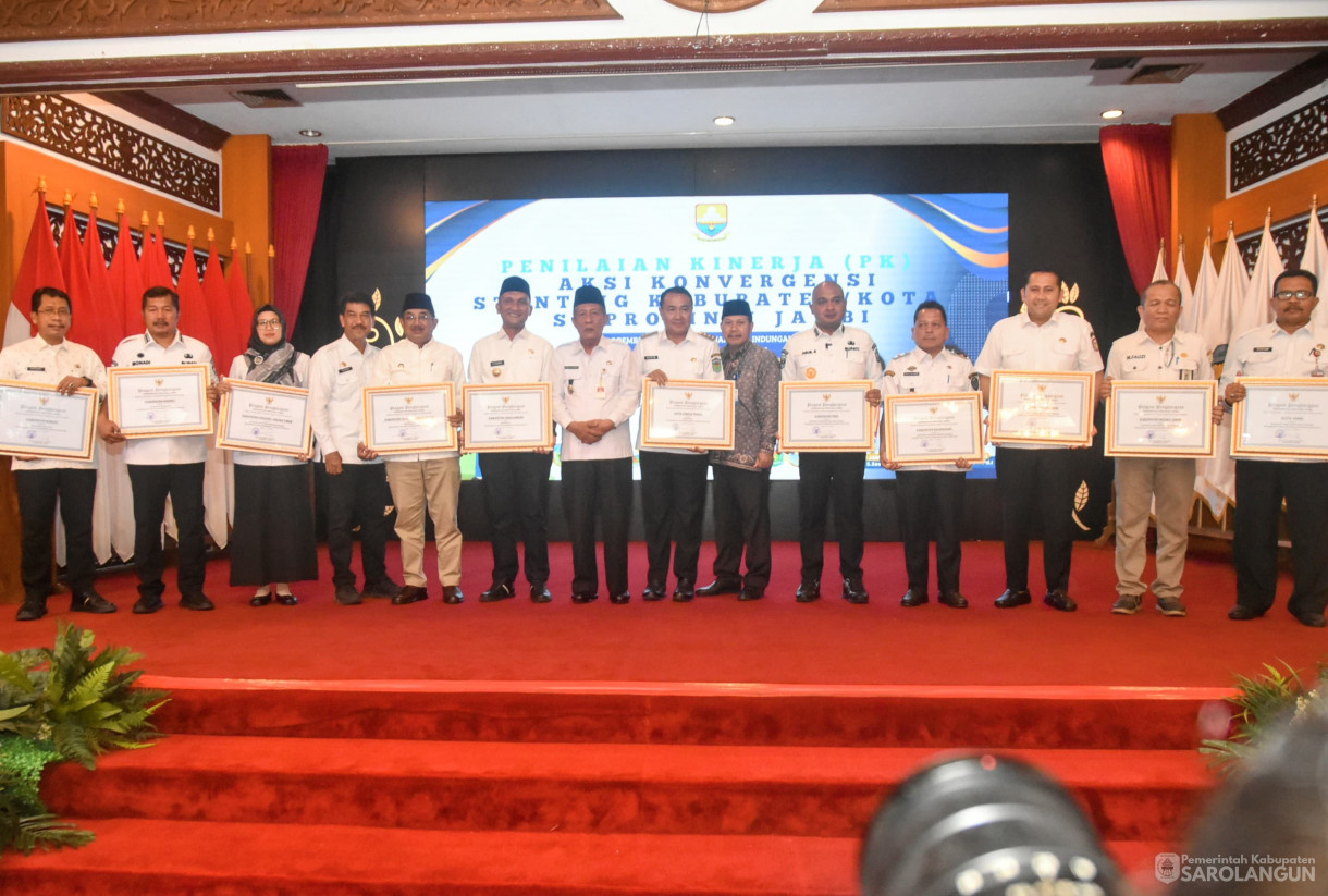 2 Juli 2025 -&nbsp;Pemkab Sarolangun Raih Juara I Penilaian Kinerja Aksi Konvergensi Stunting Kabupaten Kota se Provinsi Jambi