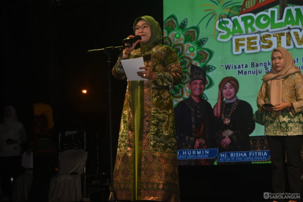 5 Desember 2025 Parade Batik Sarolangun Tahun 2025 di GOR Sarolangun