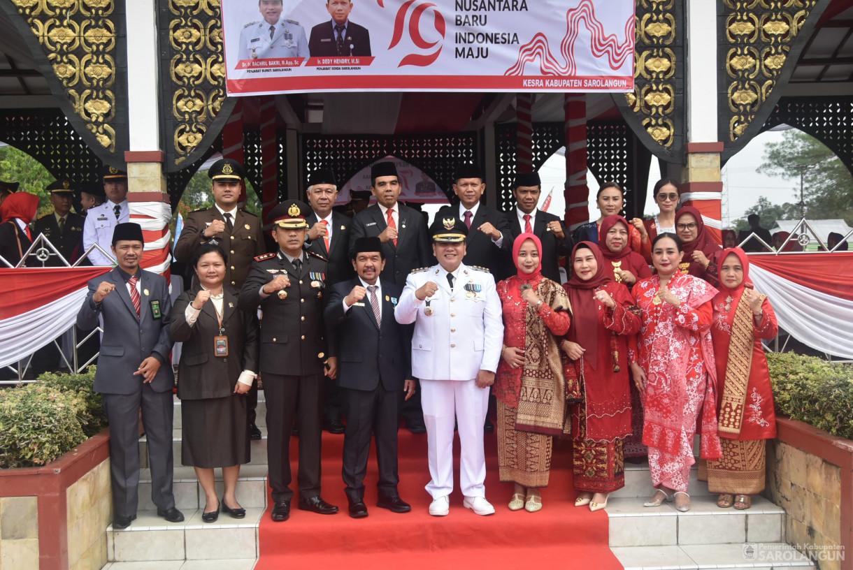 17 Agustus 2024 - Upacara Pengibaran Bendera Merah Putih Dalam Rangka HUT RI Ke 79, Bertempat di Lapangan Gunung Kembang Sarolangun