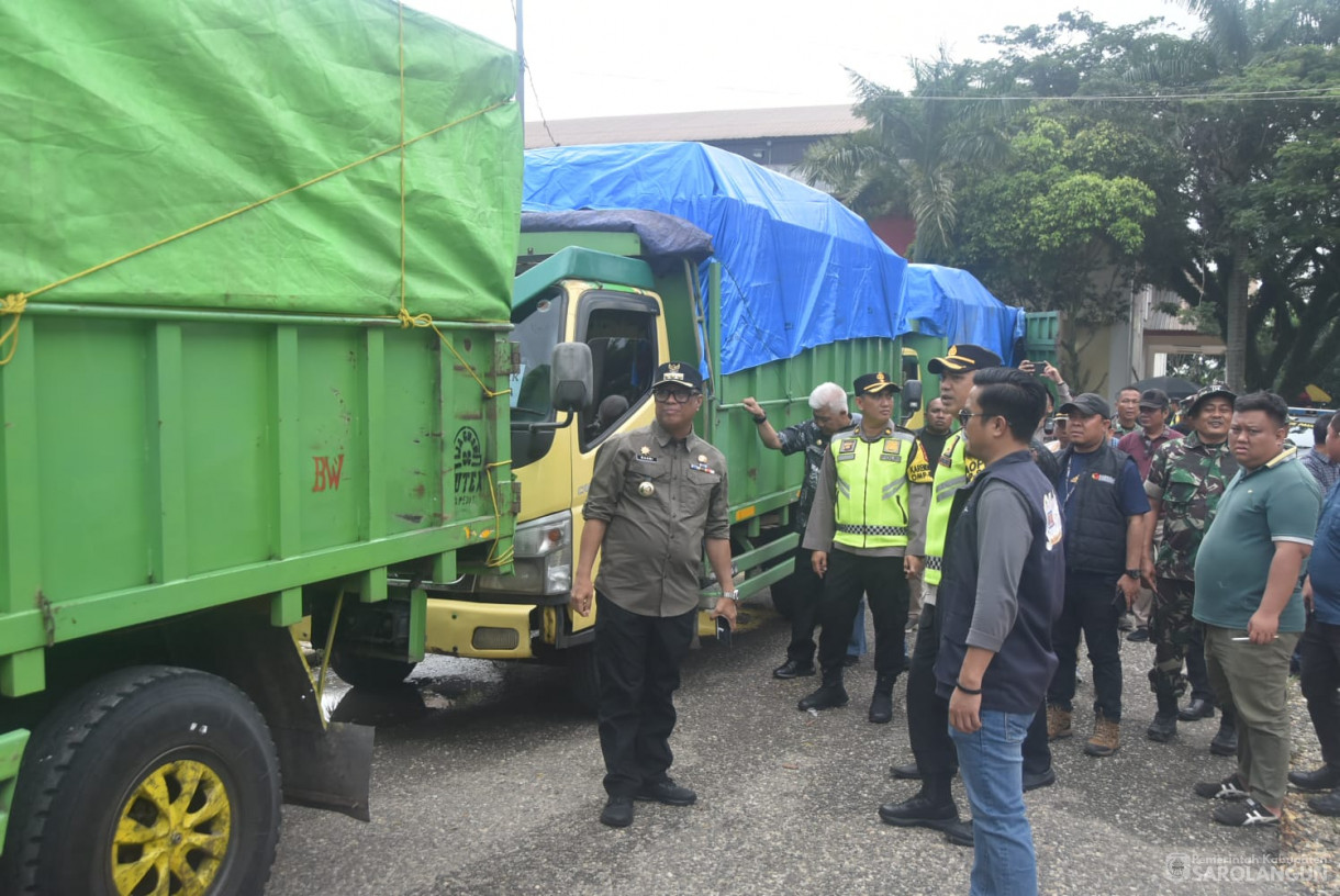 24 November 2024 - Pelepasan Pendistribusian Logistik Pemilihan Gubernur Dan Wakil Gubernur, Bupati Dan Wakil Bupati, Bertempat di Gudang Logistik KPU Gedung Tenis Indoor Sport Center