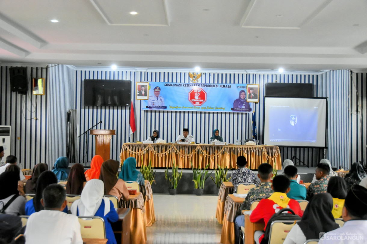 13 Desember 2023 - Sosialisasi Kesehatan Reproduksi Remaja Stop Pernikahan Dini Di Aula Diknas Sarolangun