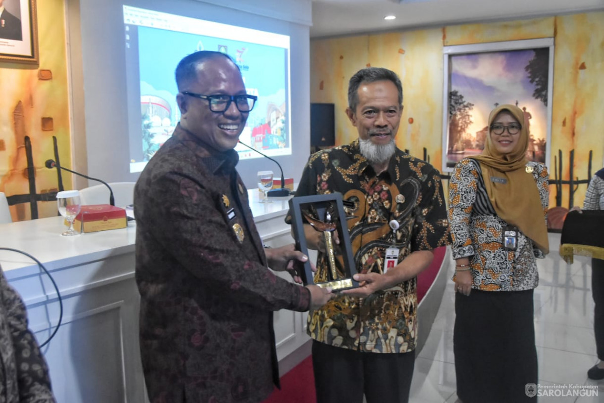 6 Desember 2024 - Studi Tiru MCP KPK Pemerintah Kabupaten Sarolangun Dengan Pemerintah Kota Solo, Bertempat di Aula Kantor Walikota Solo Provinsi Jawa Tengah 