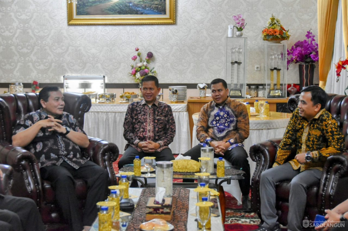 5 September 2023 - Penjabat Bupati Sarolangun Dr. Ir. Bachril Bakri, M.App.Sc Makan Malam Bersama Tim Penilaian Kota Sehat Kementerian Kesehatan Di Rumah Dinas Bupati Sarolangun