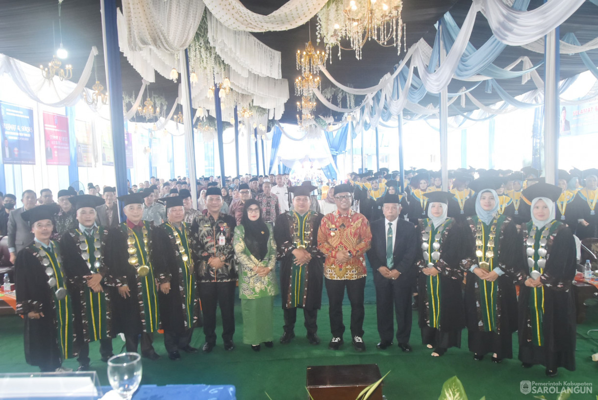 6 November 2024 - Sidang Senat Terbuka Institut Darul Ulum Sarolangun Dalam Rangka Dies Natalis I dan Wisuda Sarjana Angkatan XIV Tahun 2024, Bertempat di Institut Darul Ulum Sarolangun