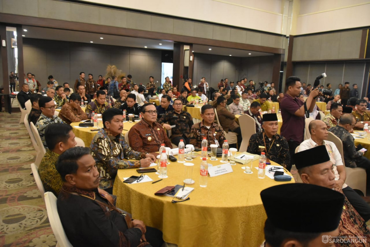 14 September 2023 - Penjabat Bupati Sarolangun Menghadiri Rapat Koordinasi Pemberantasan Korupsi Di Provinsi Jambi Bersama Kepala Daerah dan Ketua DPRD Se Provinsi Jambi di Ballroom Swissbell Hotel Jambi