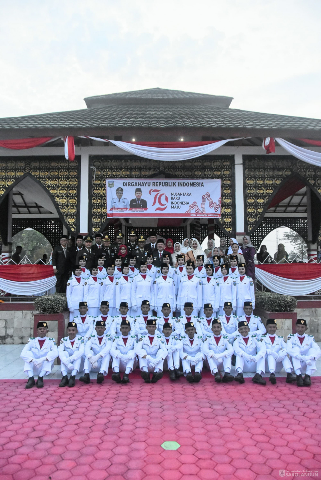 17 Agustus 2024 -&nbsp;Upacara Penurunan Bendera Merah Putih Dalam Rangka HUT RI Ke 79, Bertempat di Lapangan Gunung Kembang Sarolangun