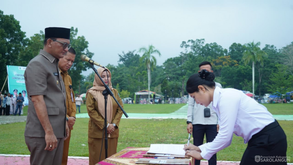 4 November 2025 Penyerahan SK Sekaligus Pimpin Sumpah Jabatan PPPK Tahap II Formasi 2024&nbsp;