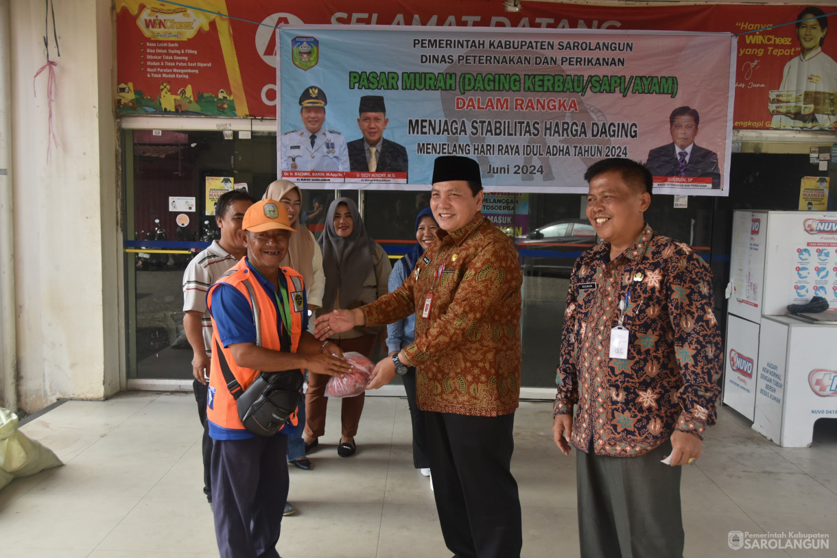 14 Juni 2024 - Operasi Pasar Murah Daging Di Ceria Toserba Pasar Atas Sarolangun