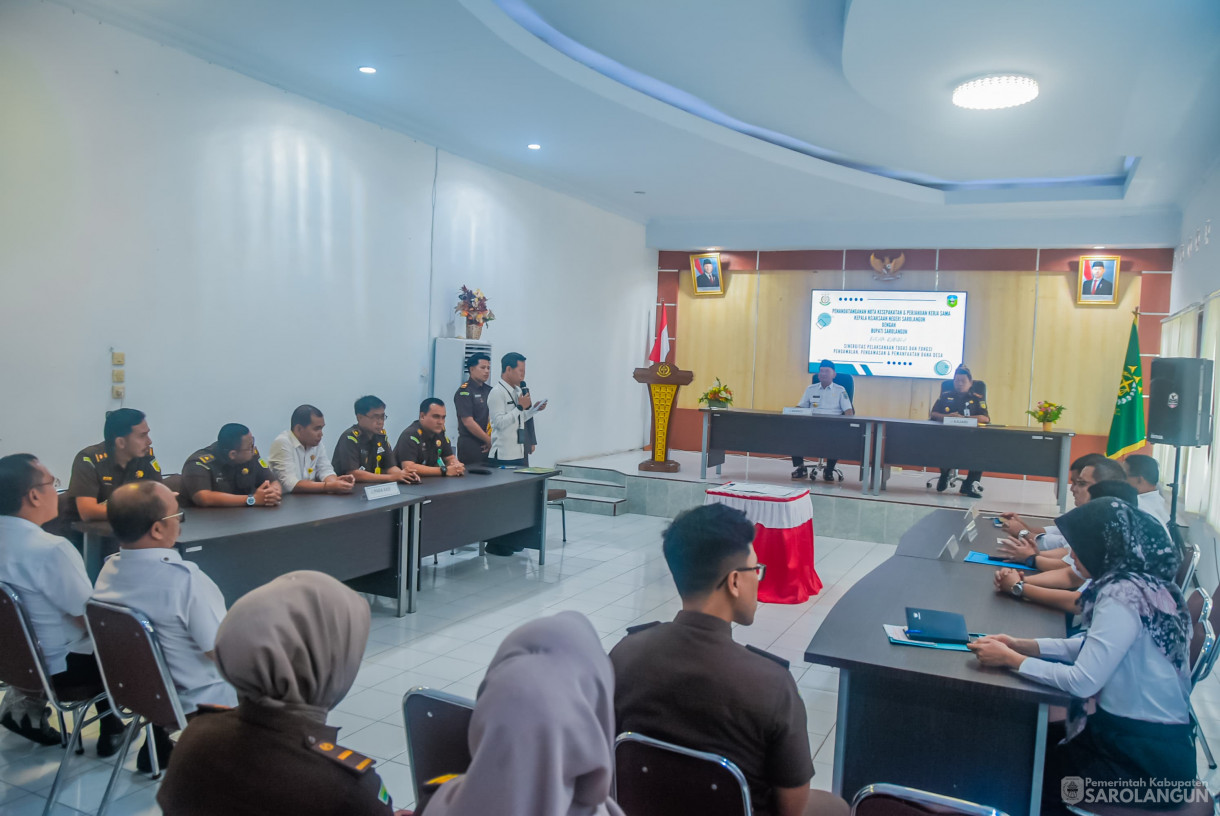 26 Maret 2025 - Penandatanganan Nota Kesepakatan dan Perjanjian Kerjasama Kepala Kejaksaan Negeri Sarolangun Dengan Bupati Sarolangun Dalam Rangka Sinergitas Pelaksanaan Tugas Dan Fungsi Pengawalan, Pengawasan dan Pemanfaatan Dana Desa di Aula Kejaksaa