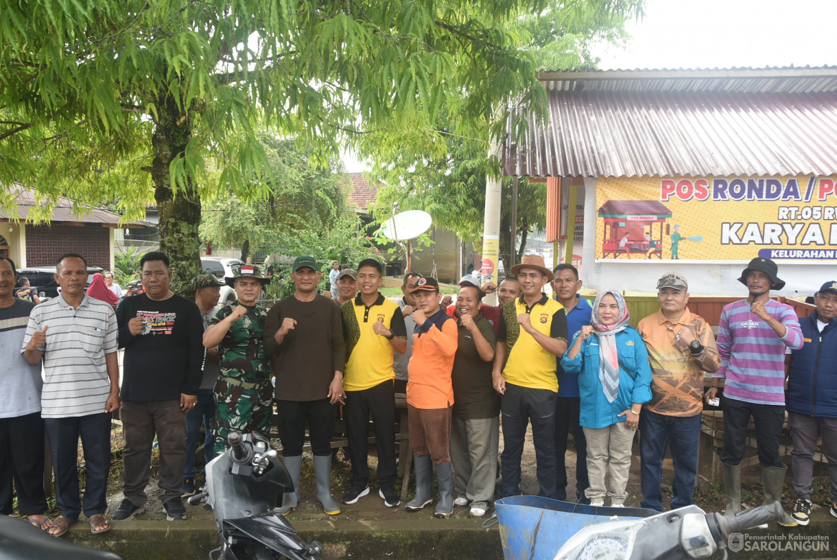 23 Mei 2025 - Bupati Sarolangun ikut Gelar Karya Bakti Bersama Kodim 0420 Sarko