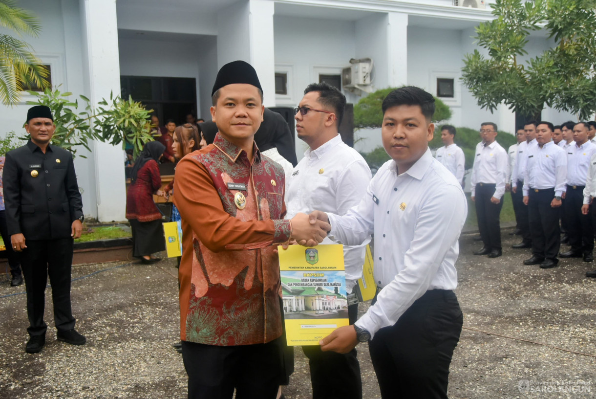 22 Mei 2025 -&nbsp;Penyerahan SK CPNS Tahun 2024 dan Pengambilan Sumpah Janji Jabatan di Lingkungan Pemerintah Kabupaten Sarolangun