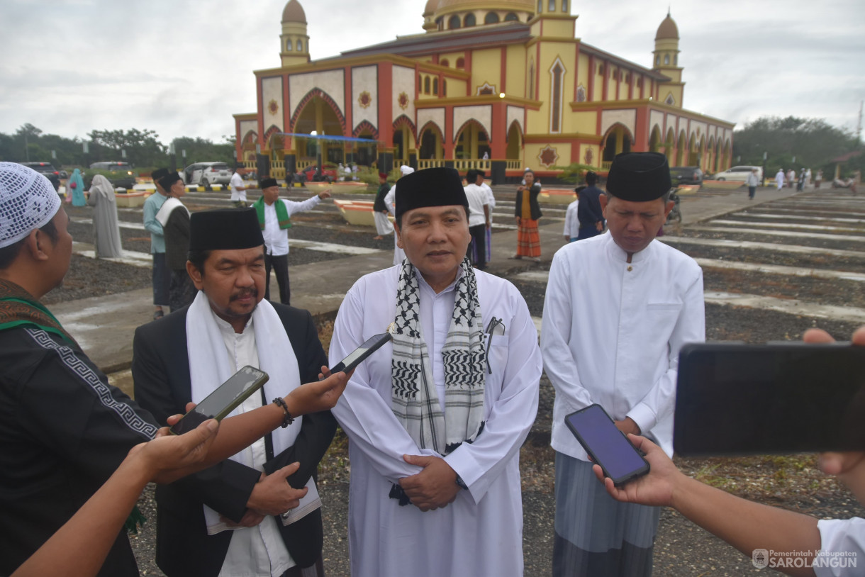 17 Juni 2024 - Sholat Idul Adha Di Masjid Assulthon Dan Serah Terima Hewan Kurban Dari Pemkab Sarolangun Untuk  Masjid Assulthon