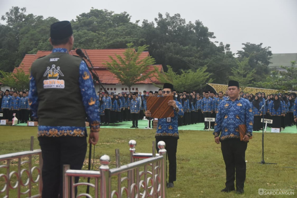 17 November 2025&nbsp; Apel Gabungan Sekaligus Praktek SERUT 17 PENTING di Lingkungan Pemerintah Kabupaten Sarolangun