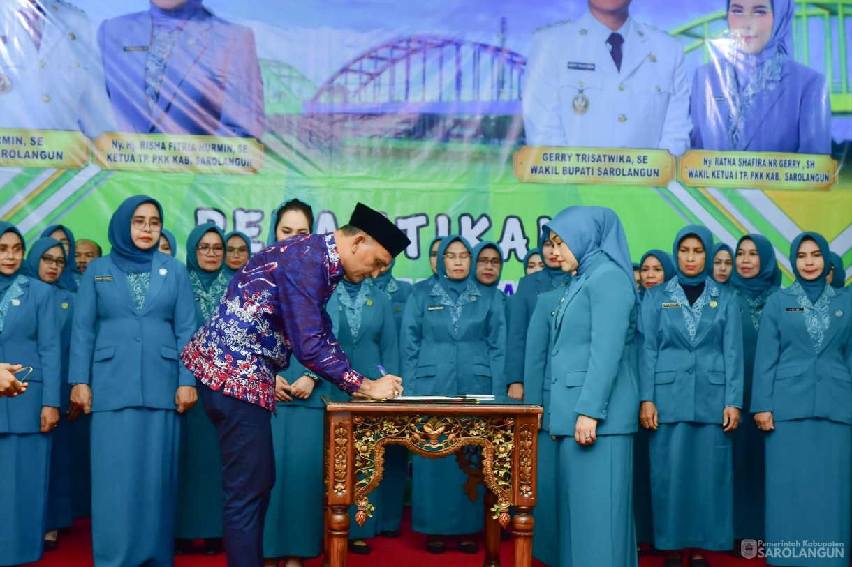 27 Maret 2025 -&nbsp;Pelantikan Pengurus TP PKK Kabupaten Sarolangun Periode Tahun 2025 sd 2030 Oleh Ketua TP PKK Kabupaten Sarolangun Bertempat di Ruang Aula Utama Kantor Bupati Sarolangun