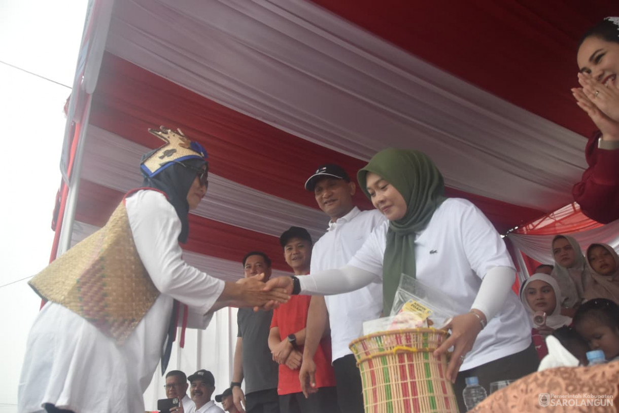 18 Agustus 2025 Pawai Pembangunan di Depan Rumah Dinas Bupati Sarolangun