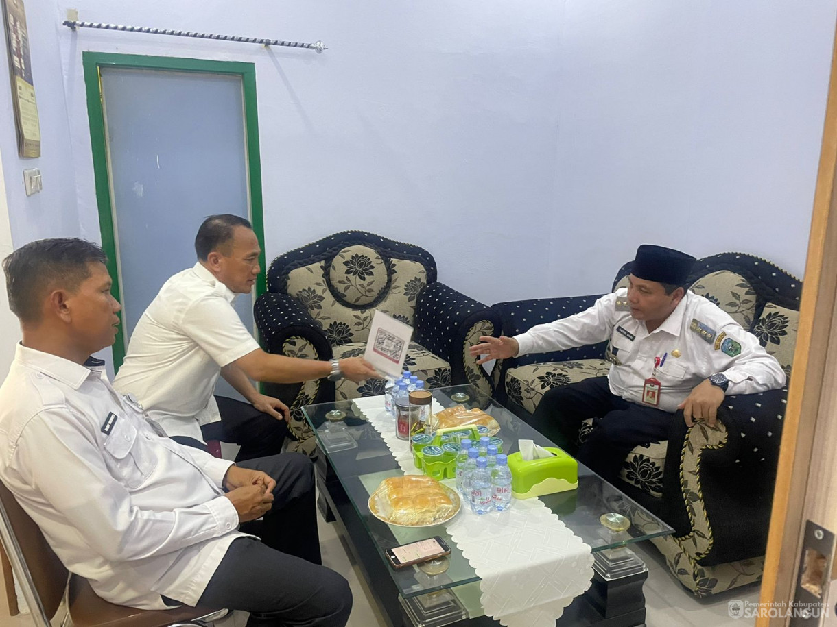 28 Februari 2024 -&nbsp;Meninjau Pelayanan dan Kondisi Mal Pelayanan Publik di Kantor DPMPTSP Sarolangun