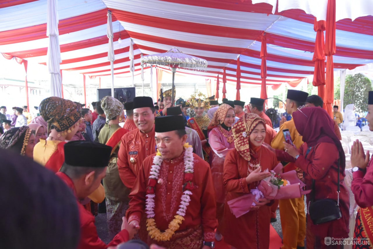 12 Oktober 2023 - Penjabat Bupati Sarolangun Menghadiri Rapat Paripurna HUT Sarolangun Ke24 di Gedung DPRD Kabupaten Sarolangun