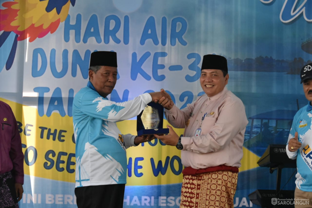 23 Agustus 2023 - Penjabat Bupati Sarolangun Menghadiri Acara Peringatan Hari Air Sedunia di SMAN 7 Sarolangun