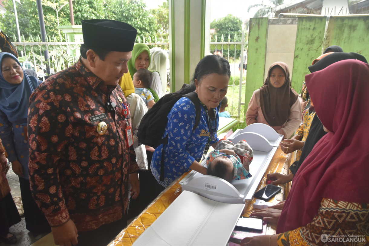 13 Juni 2024 - Gerakan Intervensi Pencegahan Stunting Dan Penyerahan Sertifikat Siap Nikah Di Kelurahan Sarkam Dam Desa Bernai