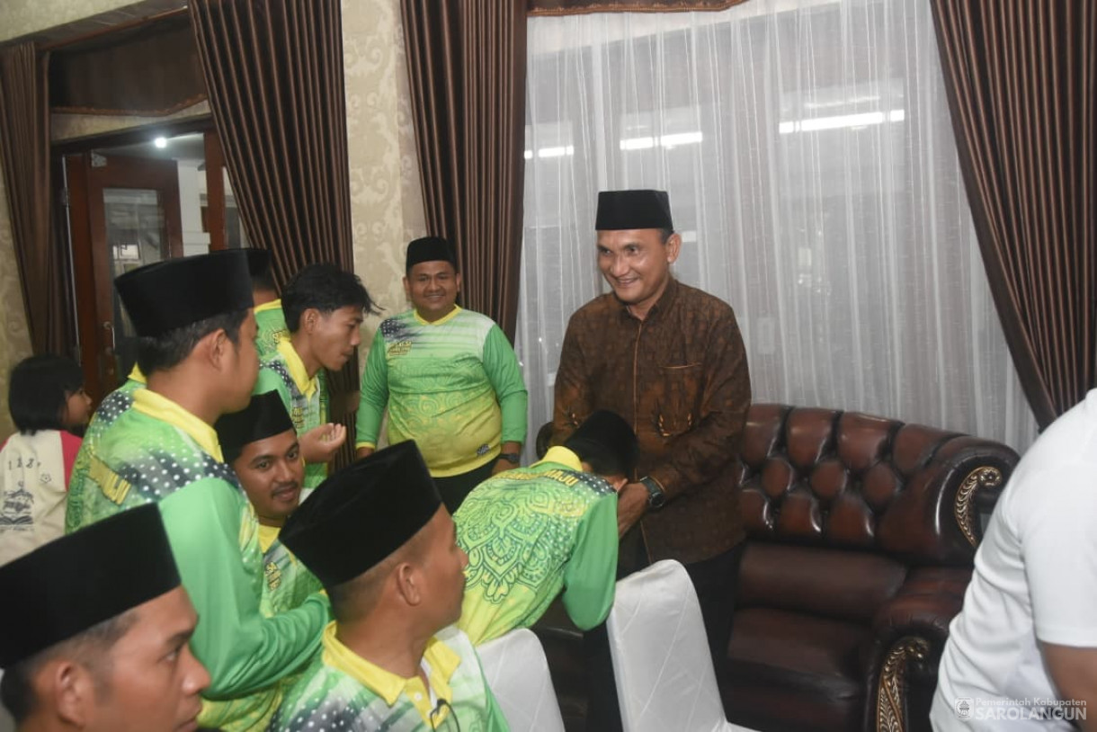22 November 2025&nbsp; Penyambutan Kafilah MTQ tingkat Provinsi Jambi asal Kabupaten Sarolangun di Rumah Dinas Bupati Sarolangun