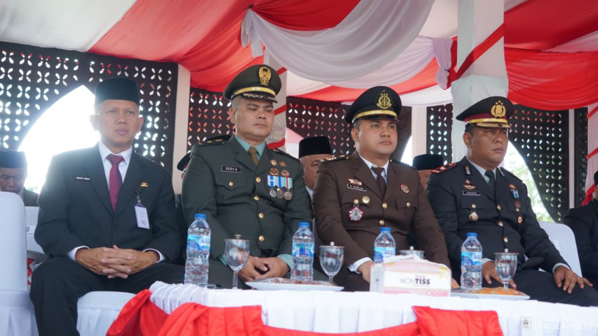 17 Agustus 2025&nbsp; Upacara Penurunan Bendera Merah Putih Bertempat di lapangan Gunung Kembang