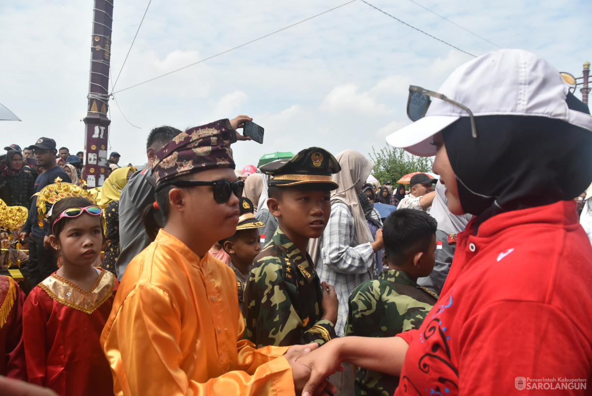 18 Agustus 2024 -&nbsp;Pawai Karnaval Memperingati HUT RI Ke 79, Bertempat di Depan Rumah Dinas Bupati Sarolangun