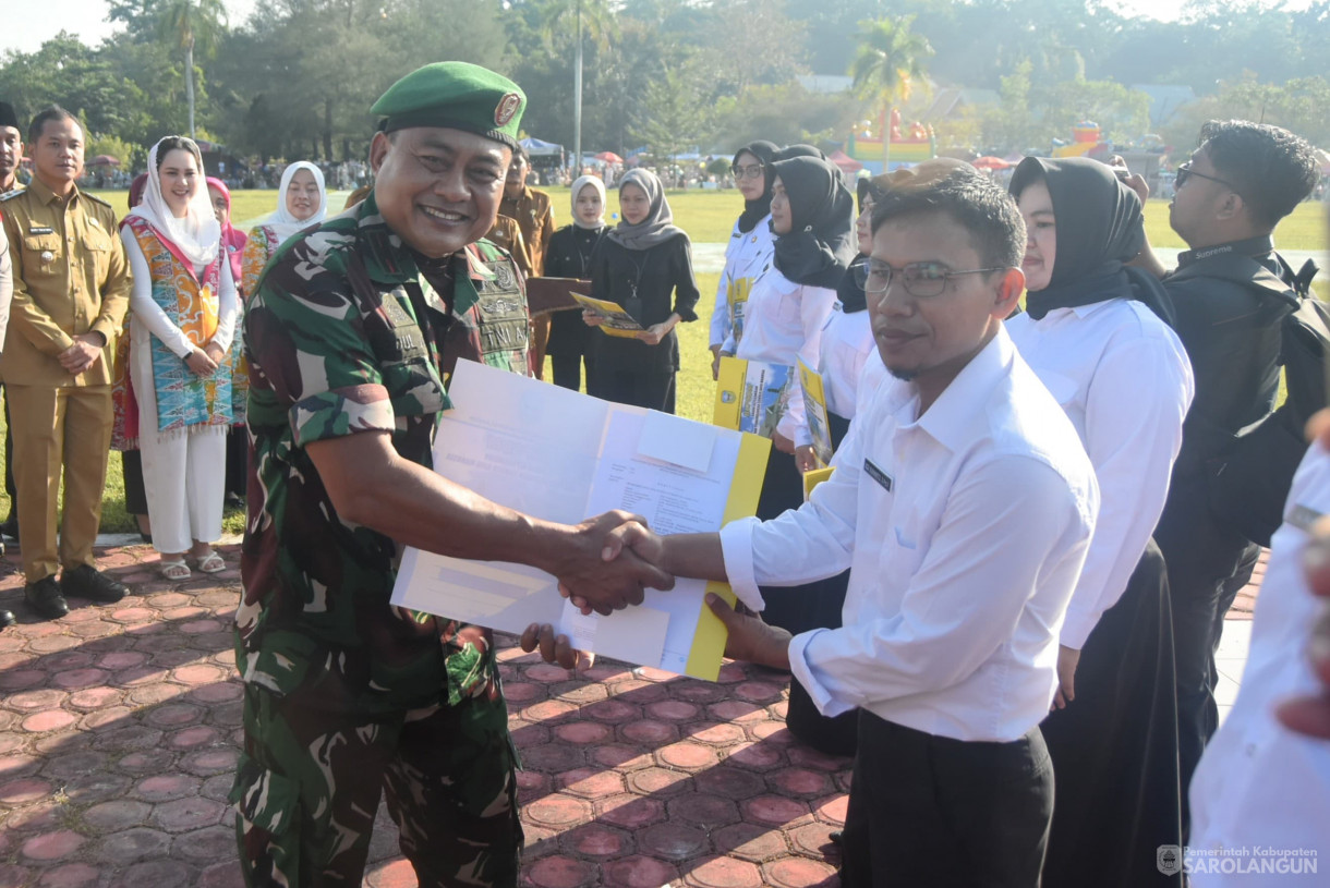 21 Juli 2025 -&nbsp;Penyerahan SK PPPK Tahap I Tahun 2024