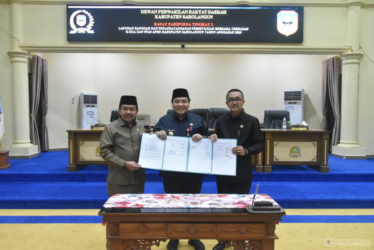 30 Juli 2024 -&nbsp;Rapat Paripurna Tingkat 2 Laporan Banggar Dan Penandatanganan Persetujuan Bersama Terhadap RKUA Dan PPAS APBD Kabupaten Sarolangun, Bertempat di Gedung DPRD Sarolangun