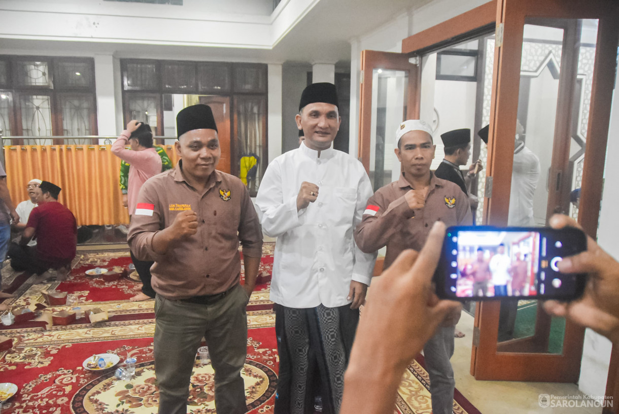 28 Maret 2025 - Buka Bersama Wartawan, LSM, dan OKP SeKabupaten Sarolangun Bertempat di Rumah Dinas Bupati Sarolangun&nbsp;