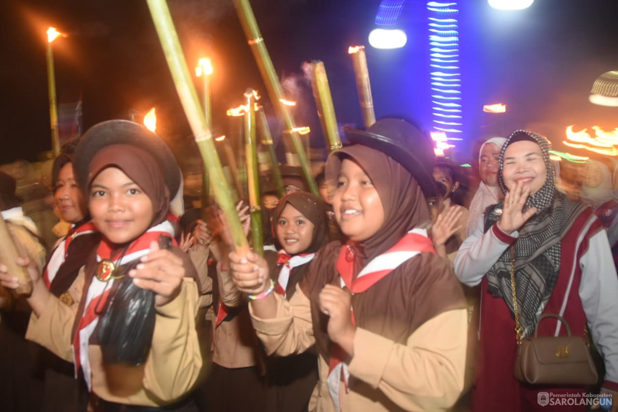 16 Agustus 2025&nbsp; Pawai Obor di Depan Rumah Dinas Bupati Sarolangun