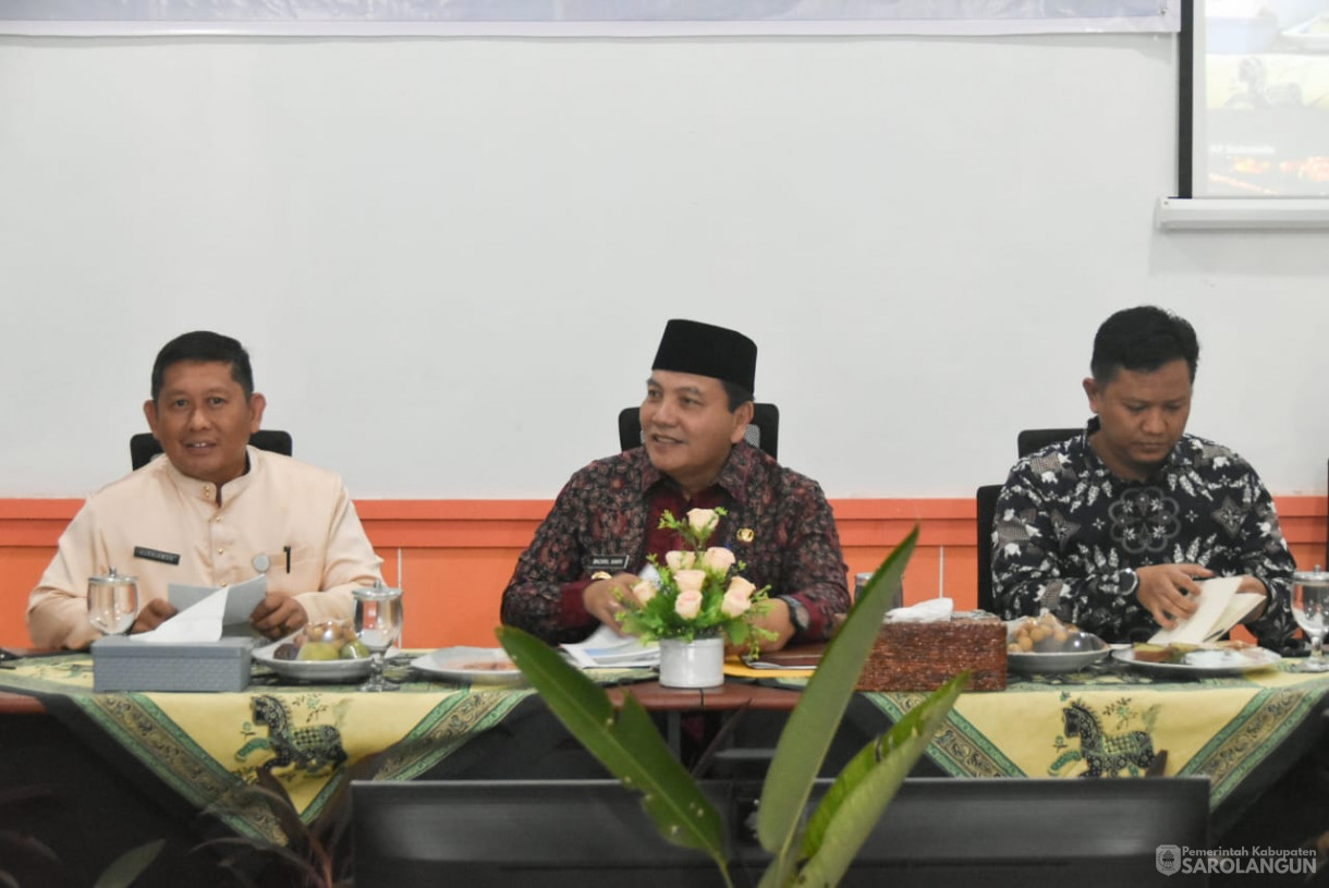 10 Oktober 2023 - Penjabat Bupati Sarolangun Menghadiri Konsultasi Publik Kajian Lingkungan Hidup Strategis Rencana Detil Tata Ruang Kawasan Sarolangun Di Aula Dinas Lingkungan Hidup